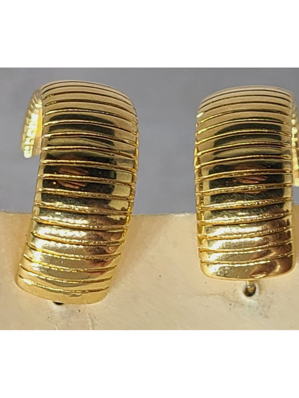 Vintage Hoop ParkLane Ribbed Gold Tone Statement Earrings 90's/Y2K Trending Fall